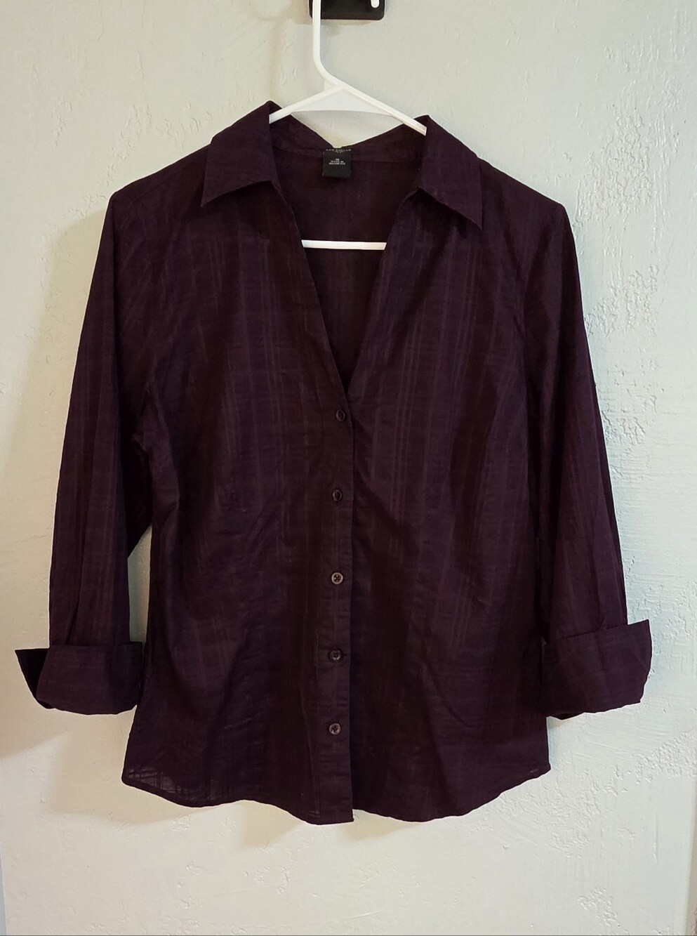 Ann Taylor Plum Eggplant Purple Plaid Jacquard Blouse V-Neck Size 10